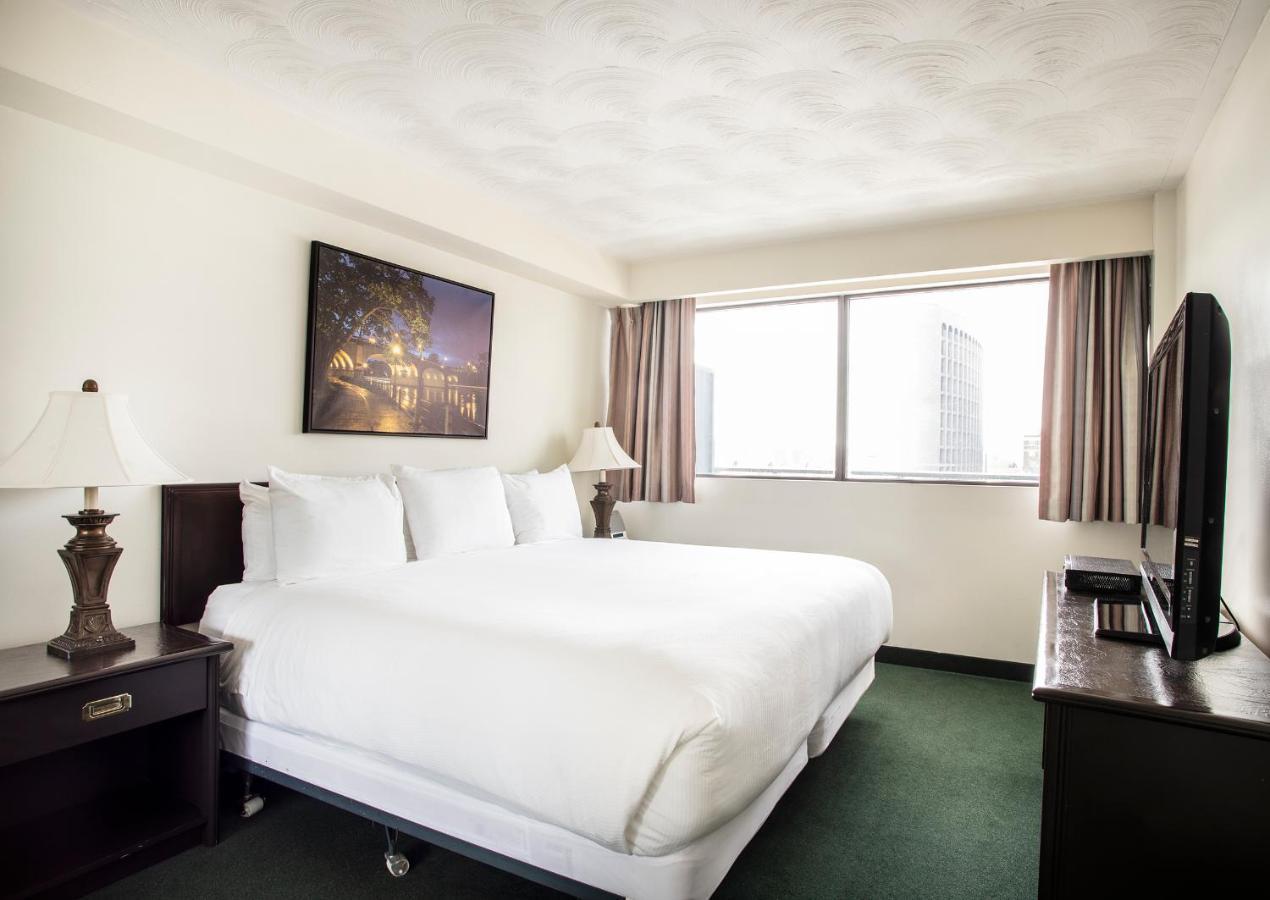 Superior One-Bedroom Suite 1 King or Queen Bed 1 Queen Sofa Bed