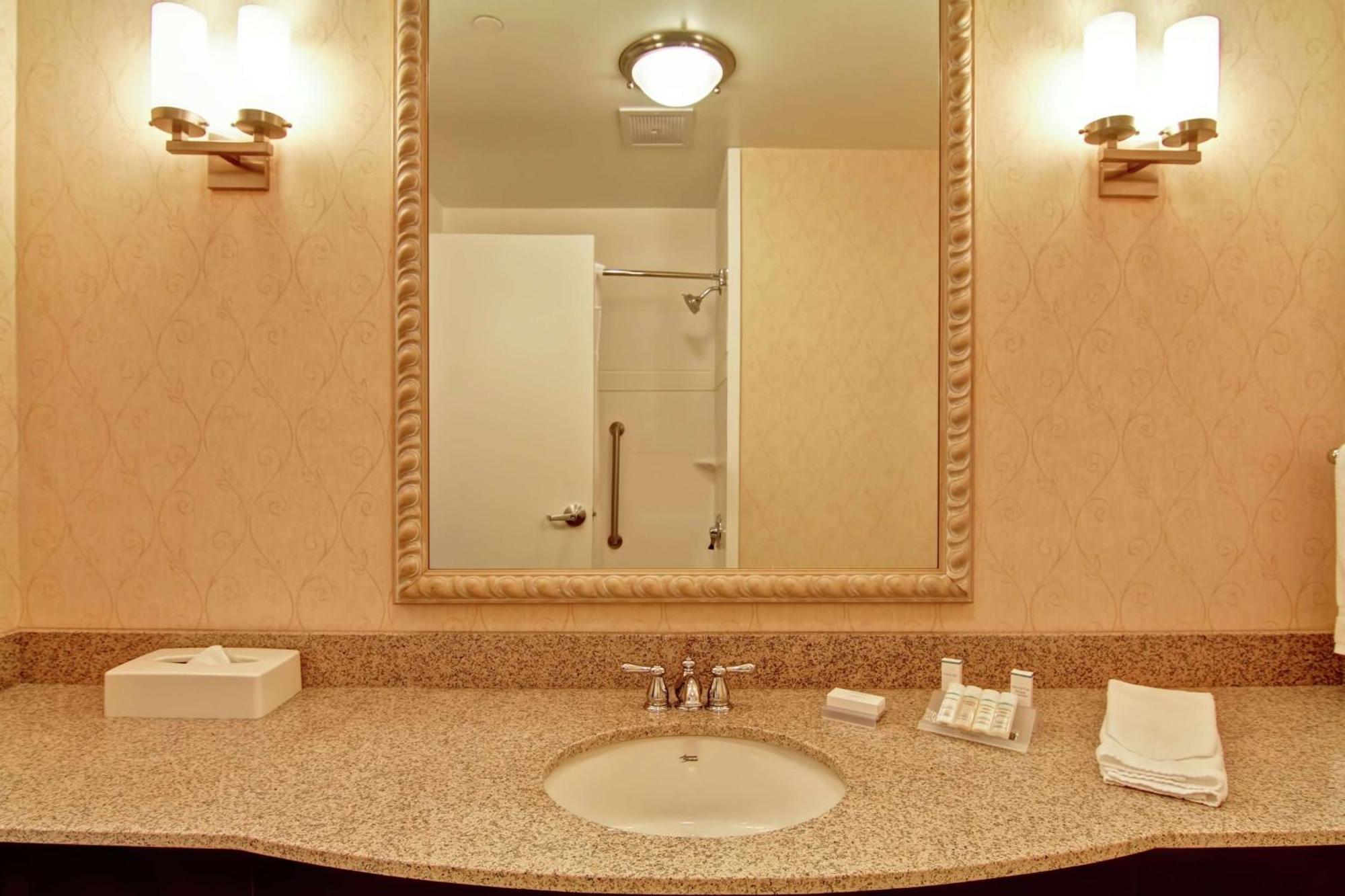 Standard Queen Room Two Queen Beds Bathtub