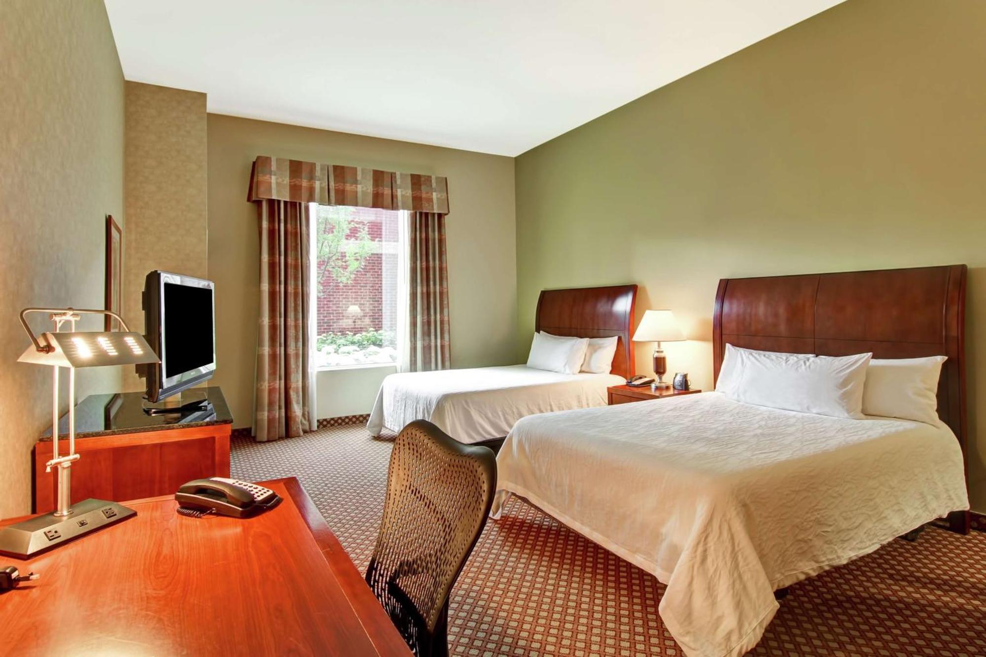 Standard Queen Room Two Queen Beds Bathtub