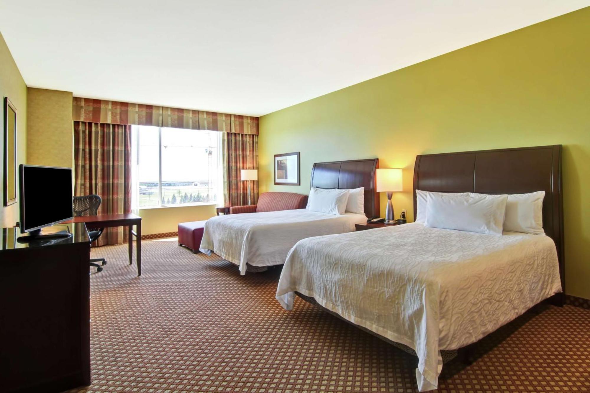 Deluxe Queen Room Two Queen Beds Bathtub
