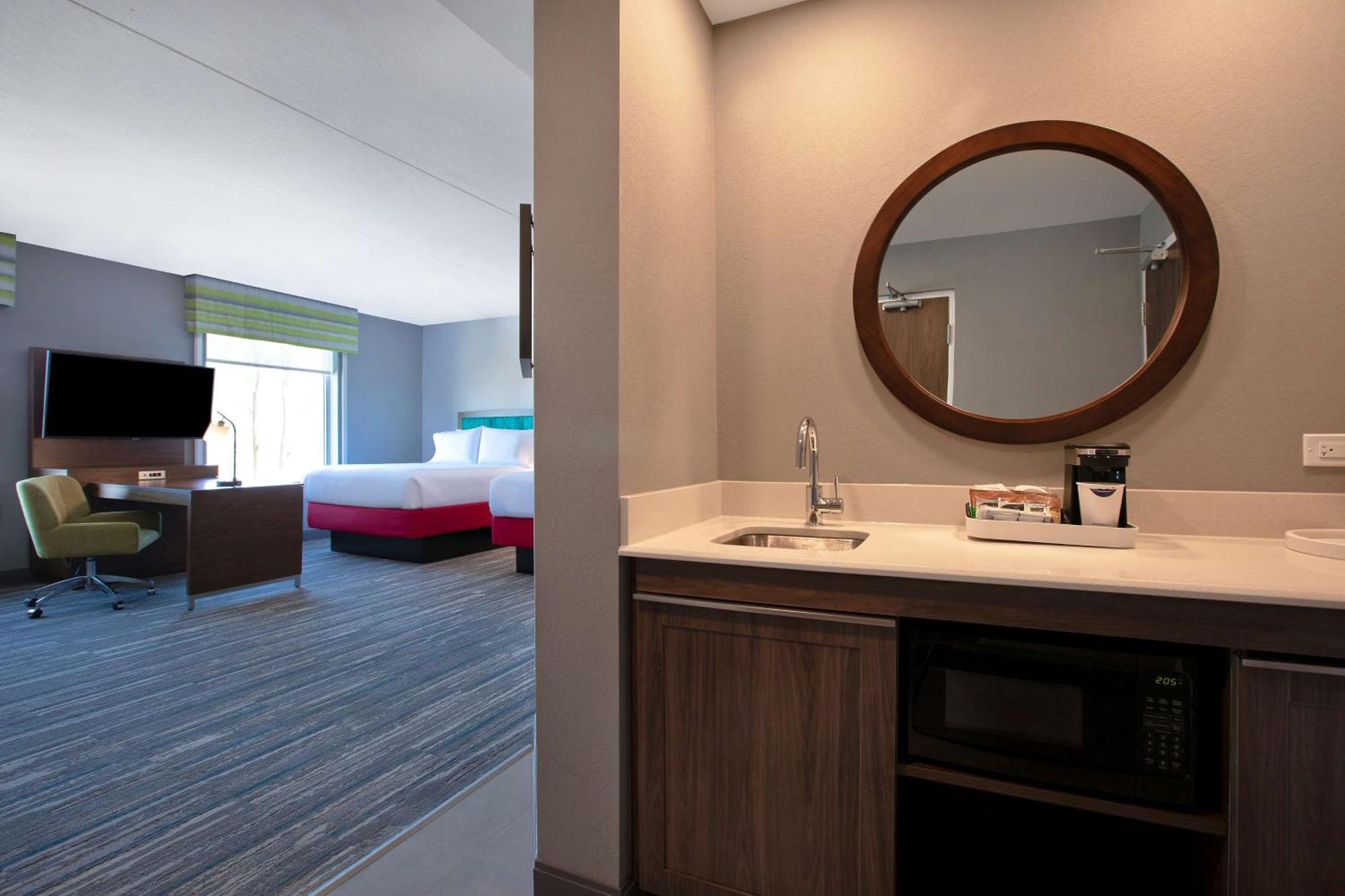 Queen Studio Suite with Two Queen Beds - Non-Smoking