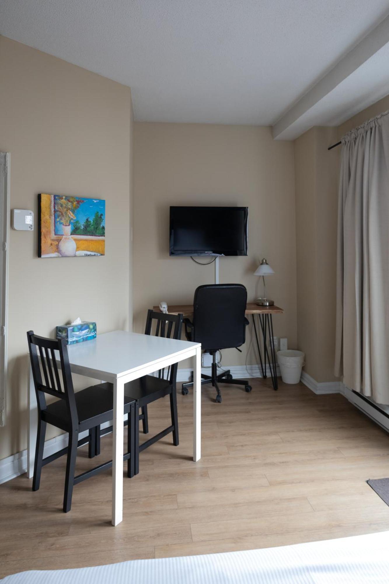 Chambre Lit Queen-Size avec Balcon