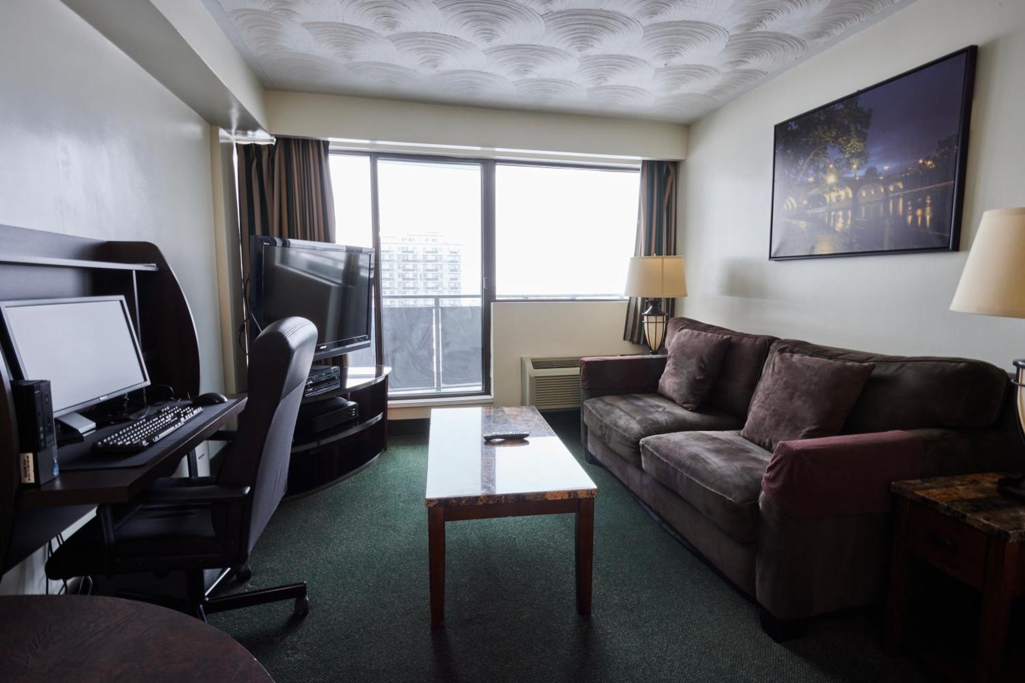 One-Bedroom Suite 1 Queen Bed