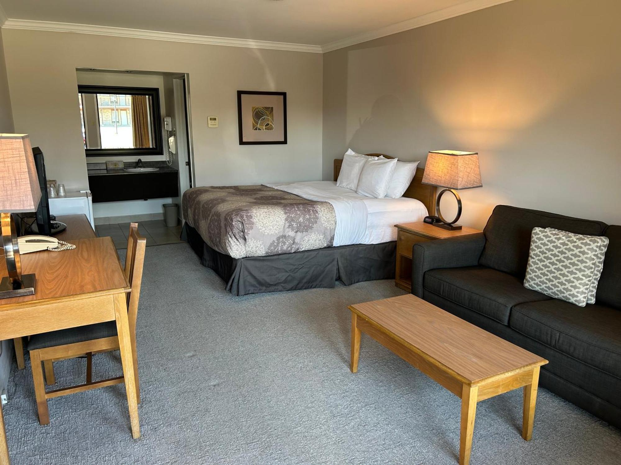 Queen Suite