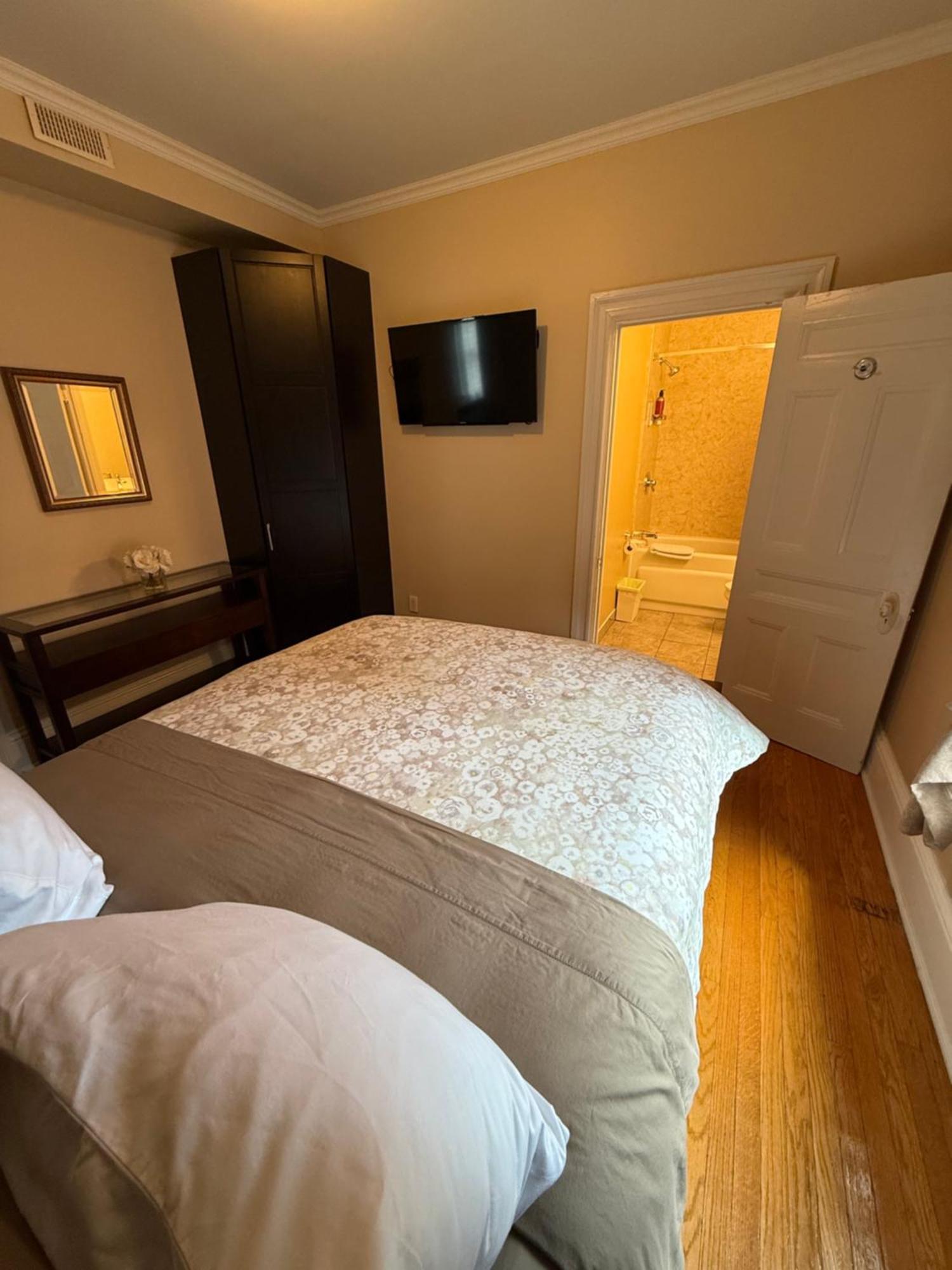 Double Room Private Bathroom