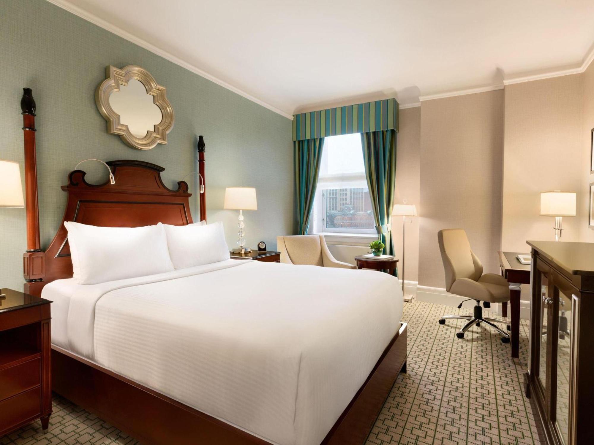 Fairmont Queen Room