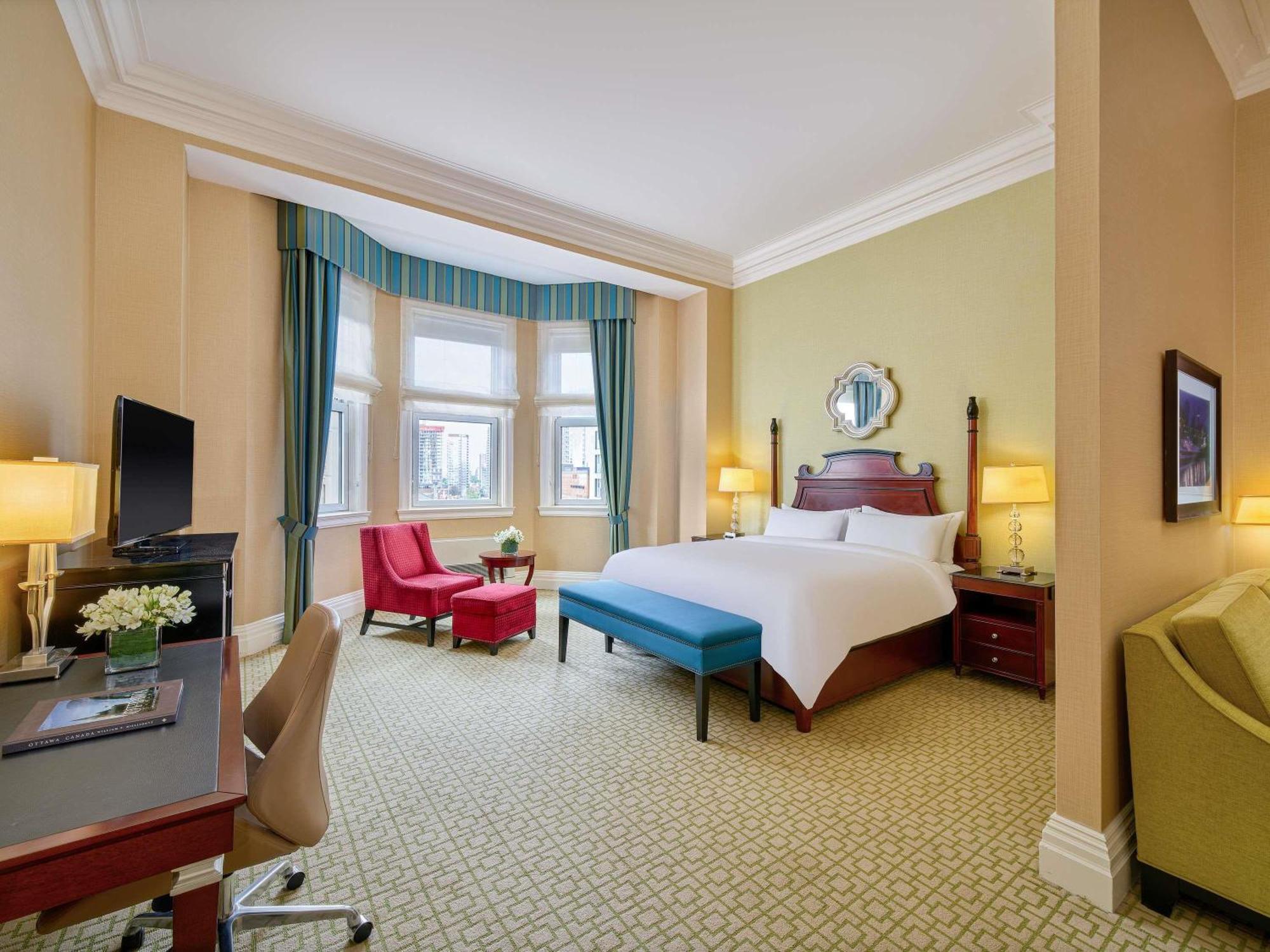 Deluxe King Room