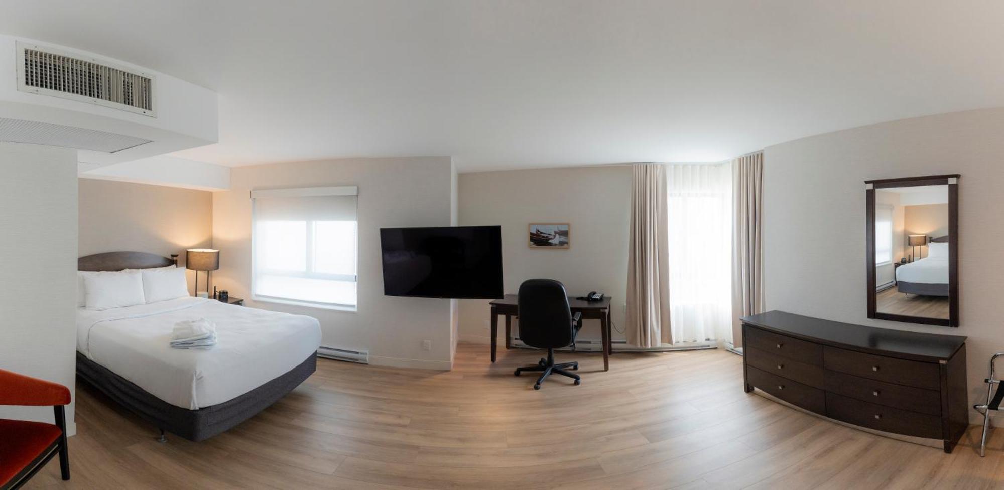 CLASSIC | Hotel Room