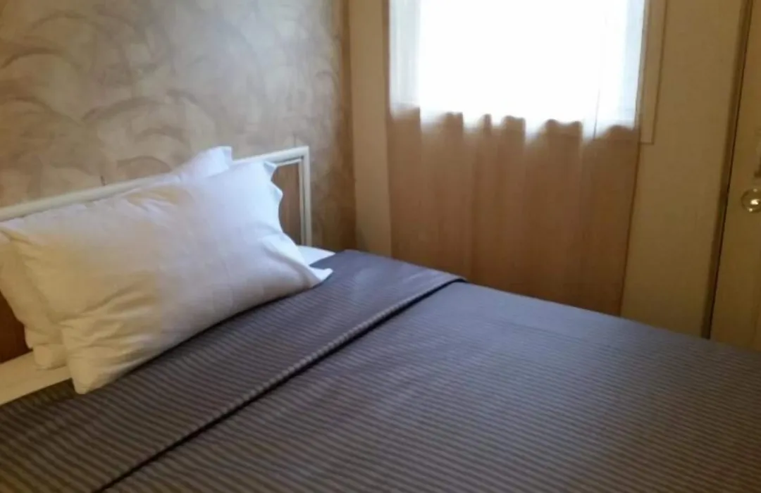 A Voyageur'S Guest House-1