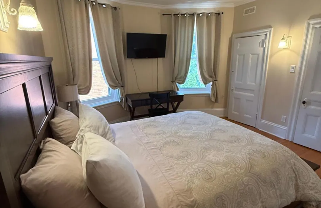 The Century House Bed And Breakfast Ottawa-1