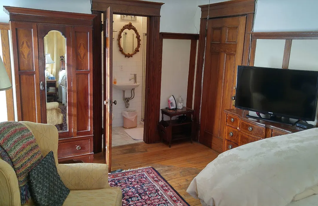 Ashbury House Bed & Breakfast-1