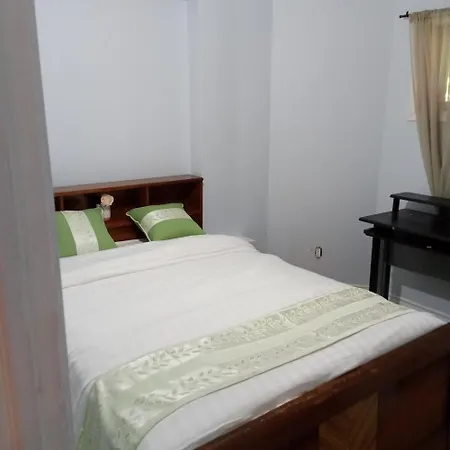 The Basement By The Side Door Guest House-2