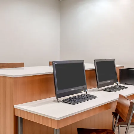 Holiday Inn Express Hotel & Suites Ottawa Airport By Ihg-3