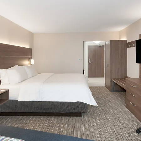 Holiday Inn Express Hotel & Suites Ottawa Airport By Ihg-3