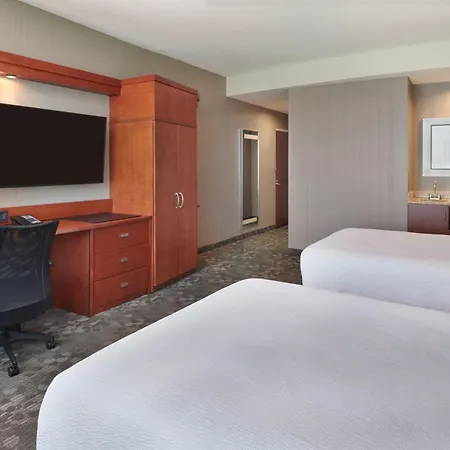Courtyard By Marriott Ottawa East-3