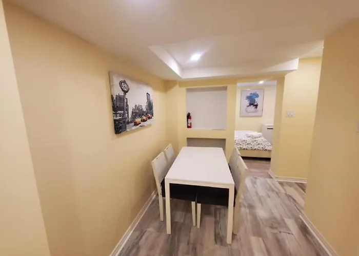 Beautiful Unit In Nepean Ottawa Hotel