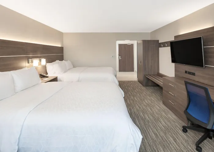 Holiday Inn Express Hotel & Suites Ottawa Airport By Ihg