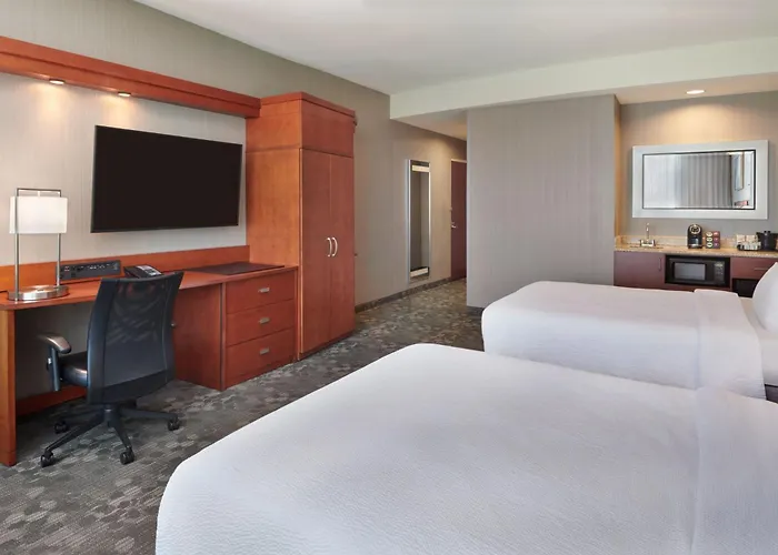 Courtyard By Marriott Ottawa East Hotel