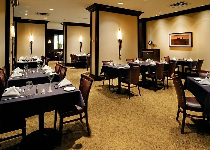 Holiday Inn & Suites Ottawa-Downtown